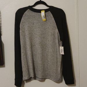 Long-sleeved tee